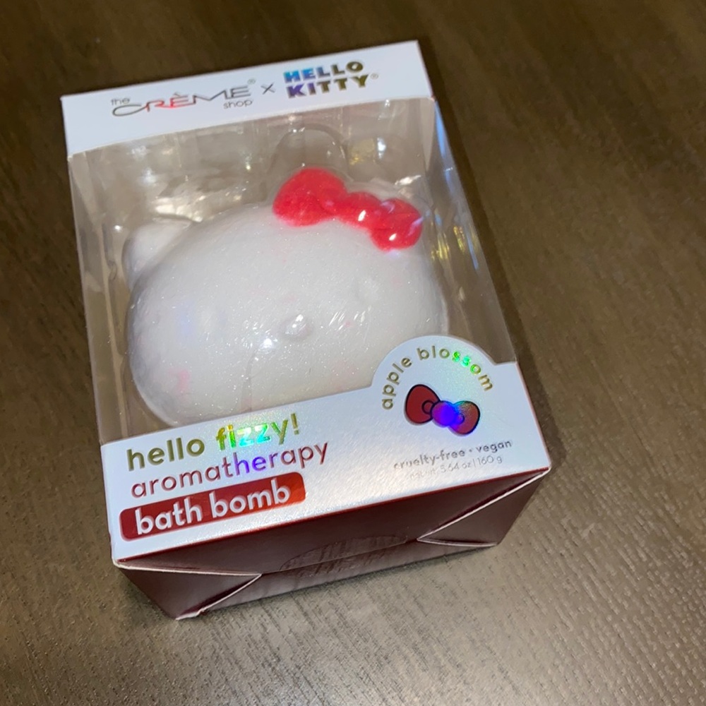 Hello kitty bath bomb
